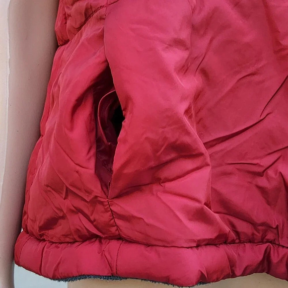 NY&Co Women's Puffer Vest Reversible Large Red Grey Zip up Soft Outdoor Warm - Picture 8 of 12